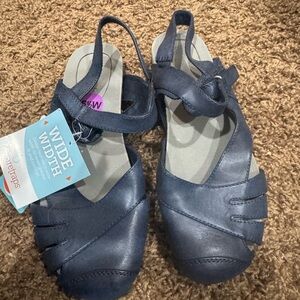 BareTraps Navy Blue Women's Sandals